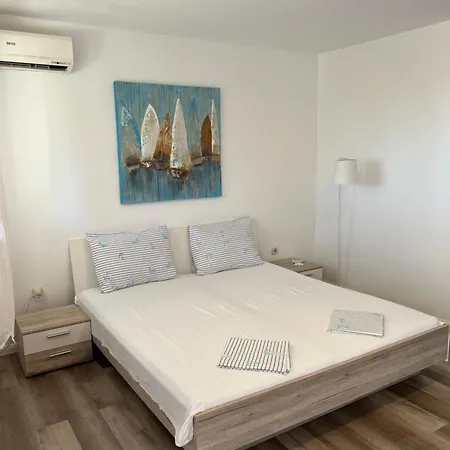Vrankovic * Sveta Nedelja (Hvar)