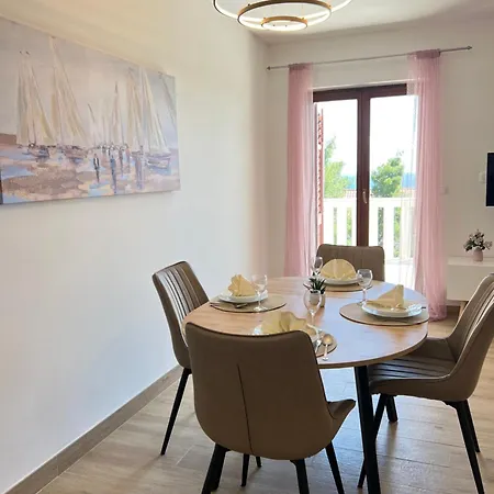 Apartment Vrankovic Sveta Nedelja (Hvar)