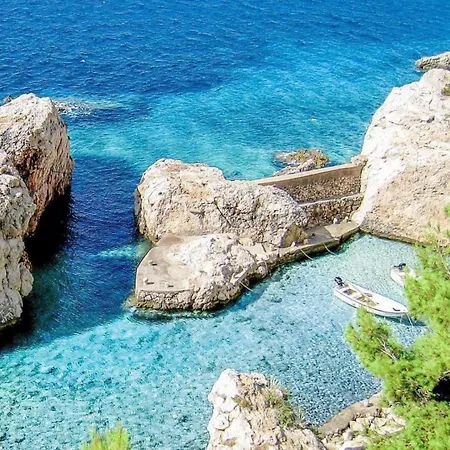 Vrankovic * Sveta Nedelja (Hvar)